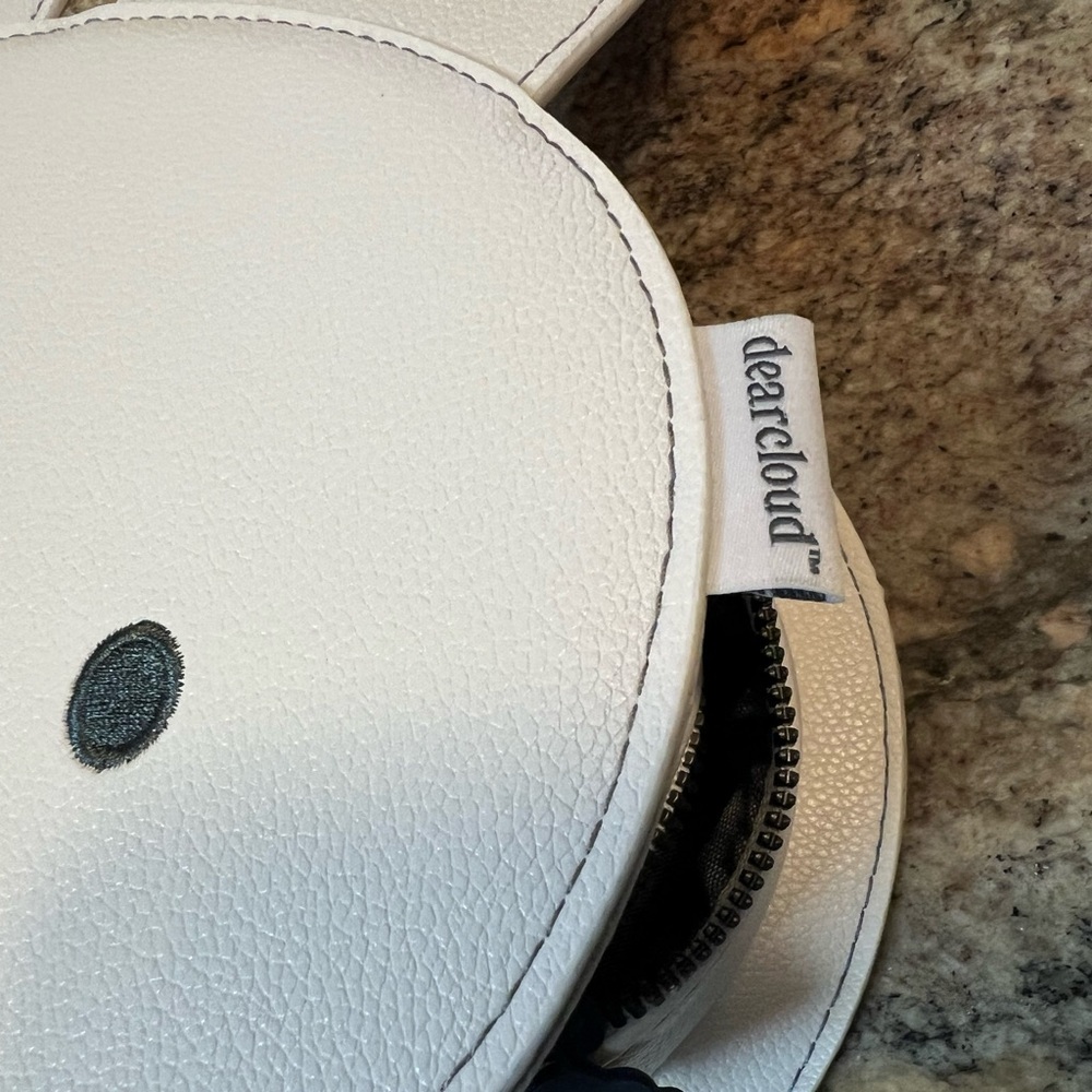 DEARCLOUD MIFFY Faux Leather Cosmetics Bag w/ Removable Wristlet Strap - Picture 3 of 10